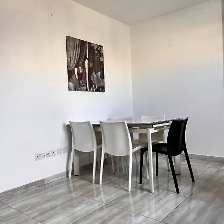 Apartment F3 Modern And Bright In Malta