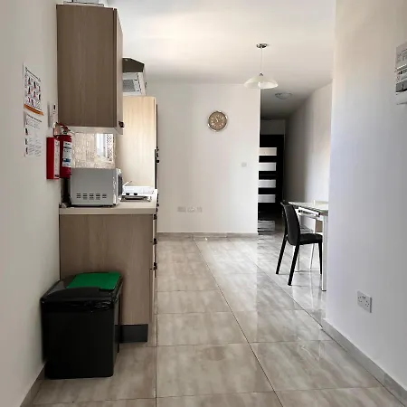Apartment F3 Modern And Bright In Malta *