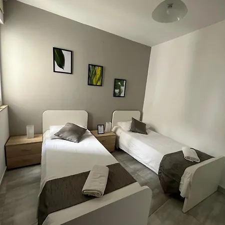 F3 Modern And Bright In Malta דירה