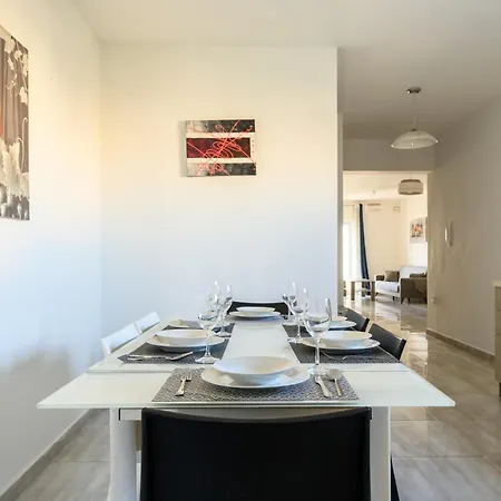 F3 Modern And Bright In Malta Appartement