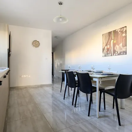 Appartement F3 Modern And Bright In Malta Msida